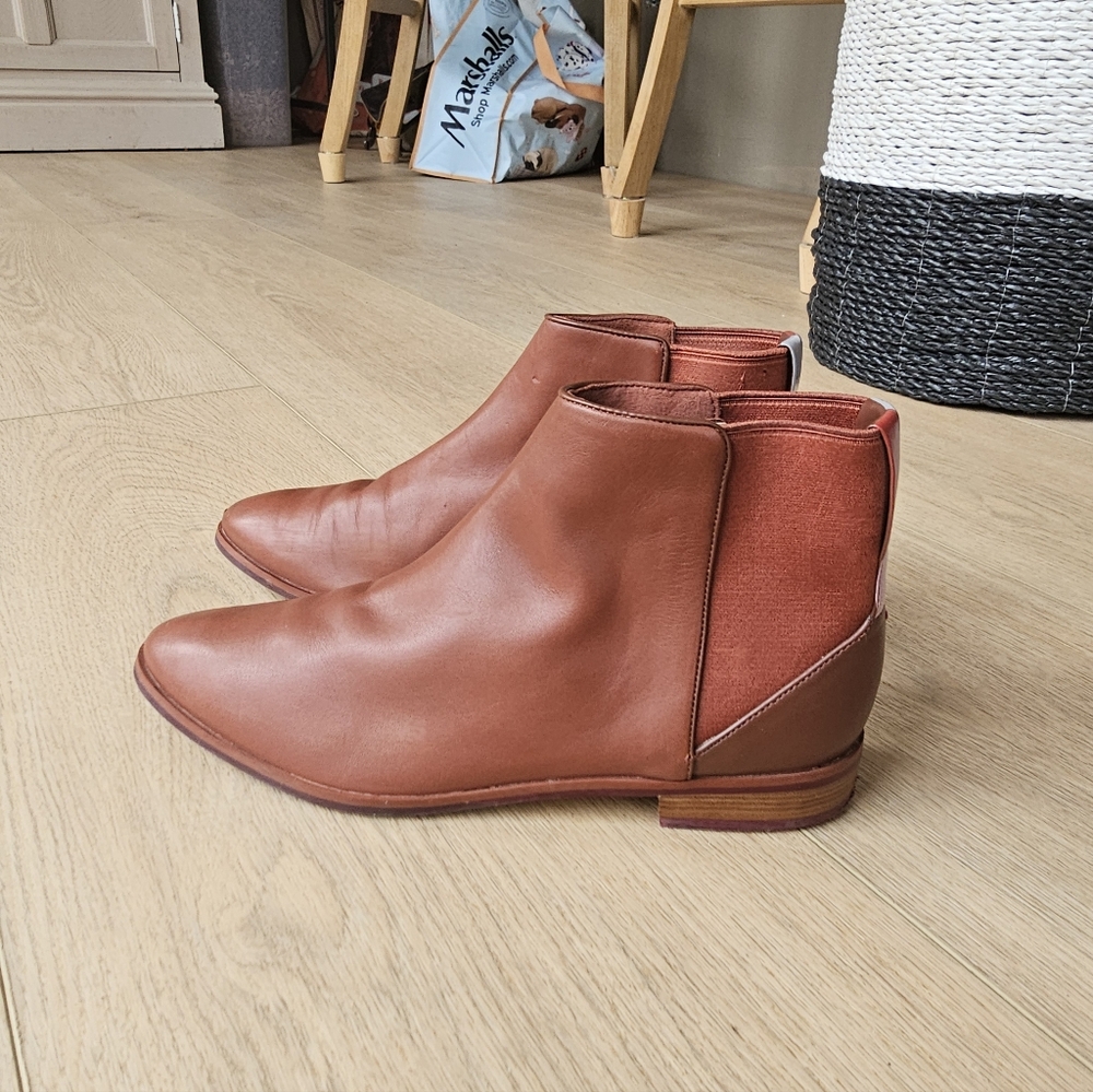 Ted Baker Equiise Cabin Leather Chelsea Boot in Tan - Picture 6 of 8